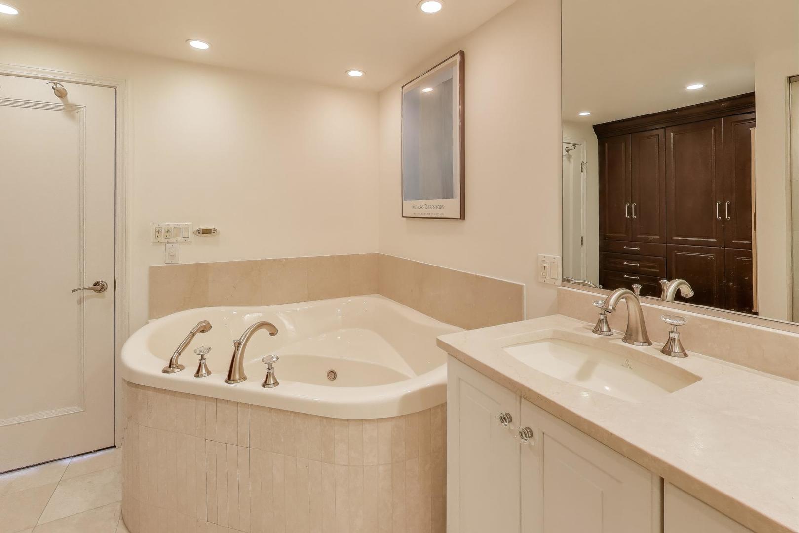 1440 North Lake Shore Drive Chicago IL 60610