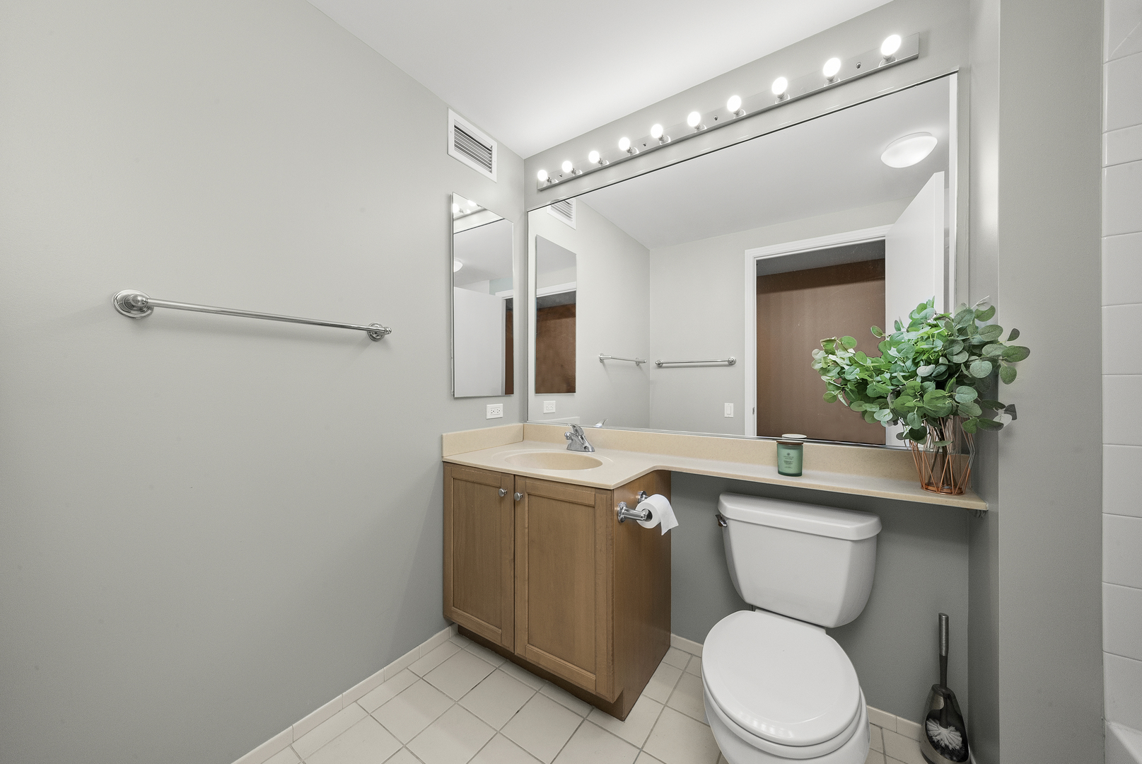 400 North La Salle Drive Chicago IL 60654