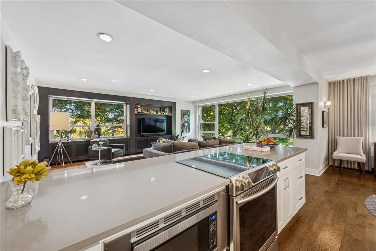 3180 North Lake Shore Drive Chicago IL 60657