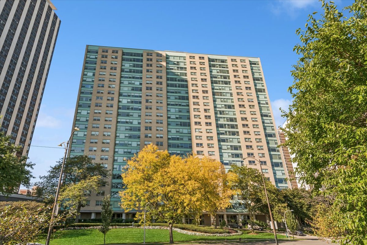 3180 North Lake Shore Drive Chicago IL 60657