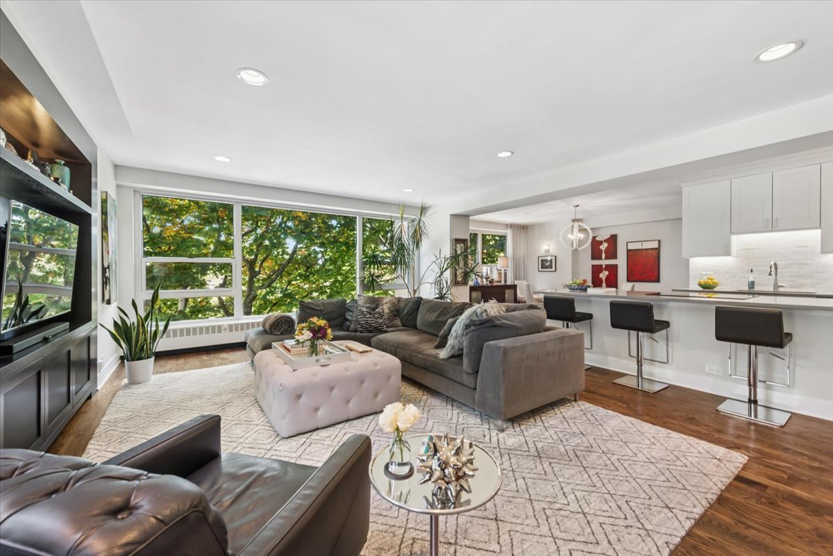 3180 North Lake Shore Drive Chicago IL 60657