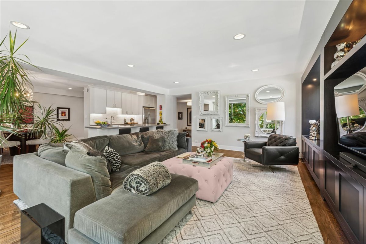 3180 North Lake Shore Drive Chicago IL 60657