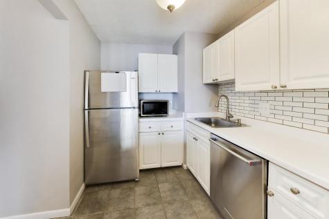 111 West Maple Street Chicago IL 60611