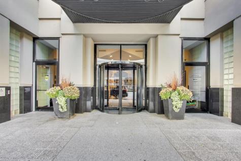 111 West Maple Street Chicago IL 60611
