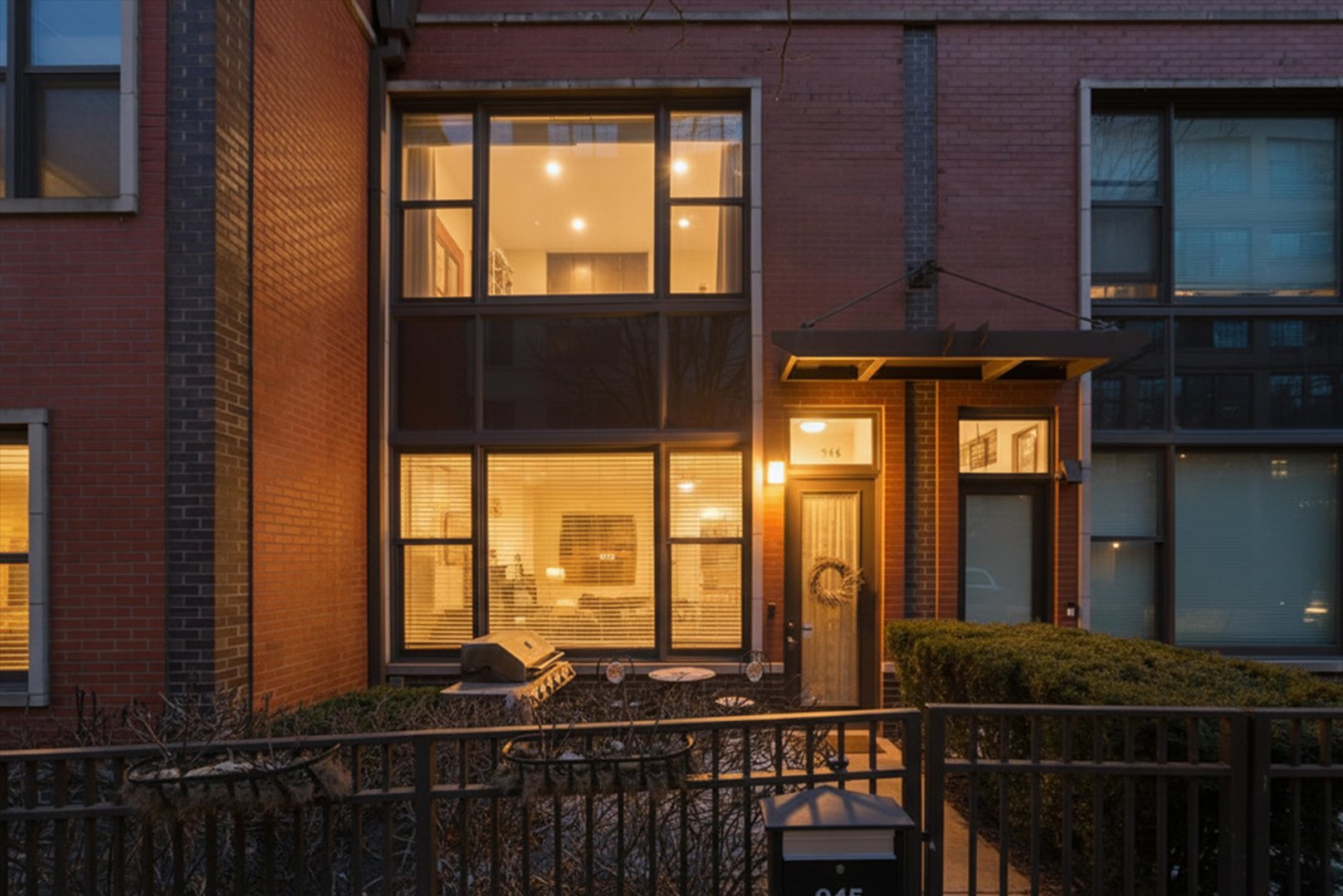 945 North Kingsbury Street Chicago IL 60610