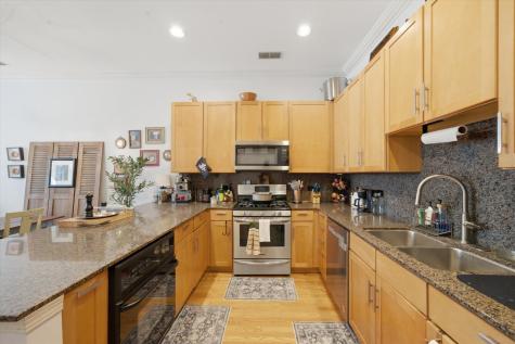 945 North Kingsbury Street Chicago IL 60610