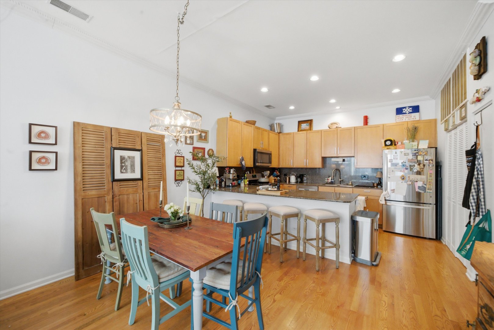 945 North Kingsbury Street Chicago IL 60610