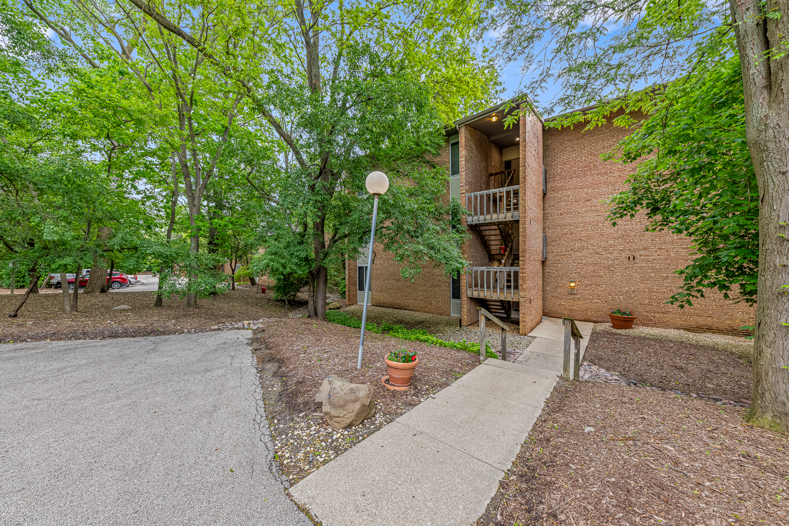 6015 Forest View Road Lisle IL 60532