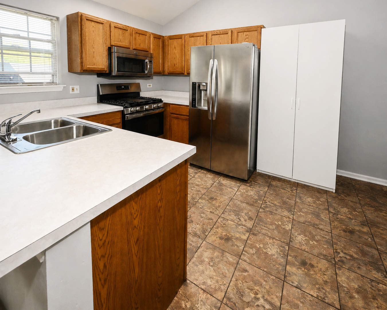 2208 Lake Ridge Drive Glendale Heights IL 60139