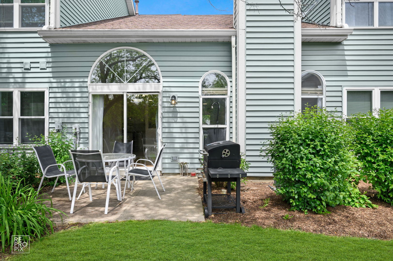 1008 Rockport Drive Carol Stream IL 60188