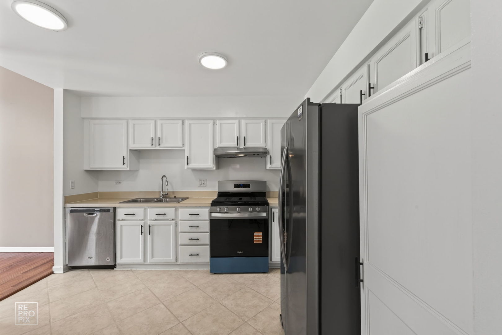 1008 Rockport Drive Carol Stream IL 60188