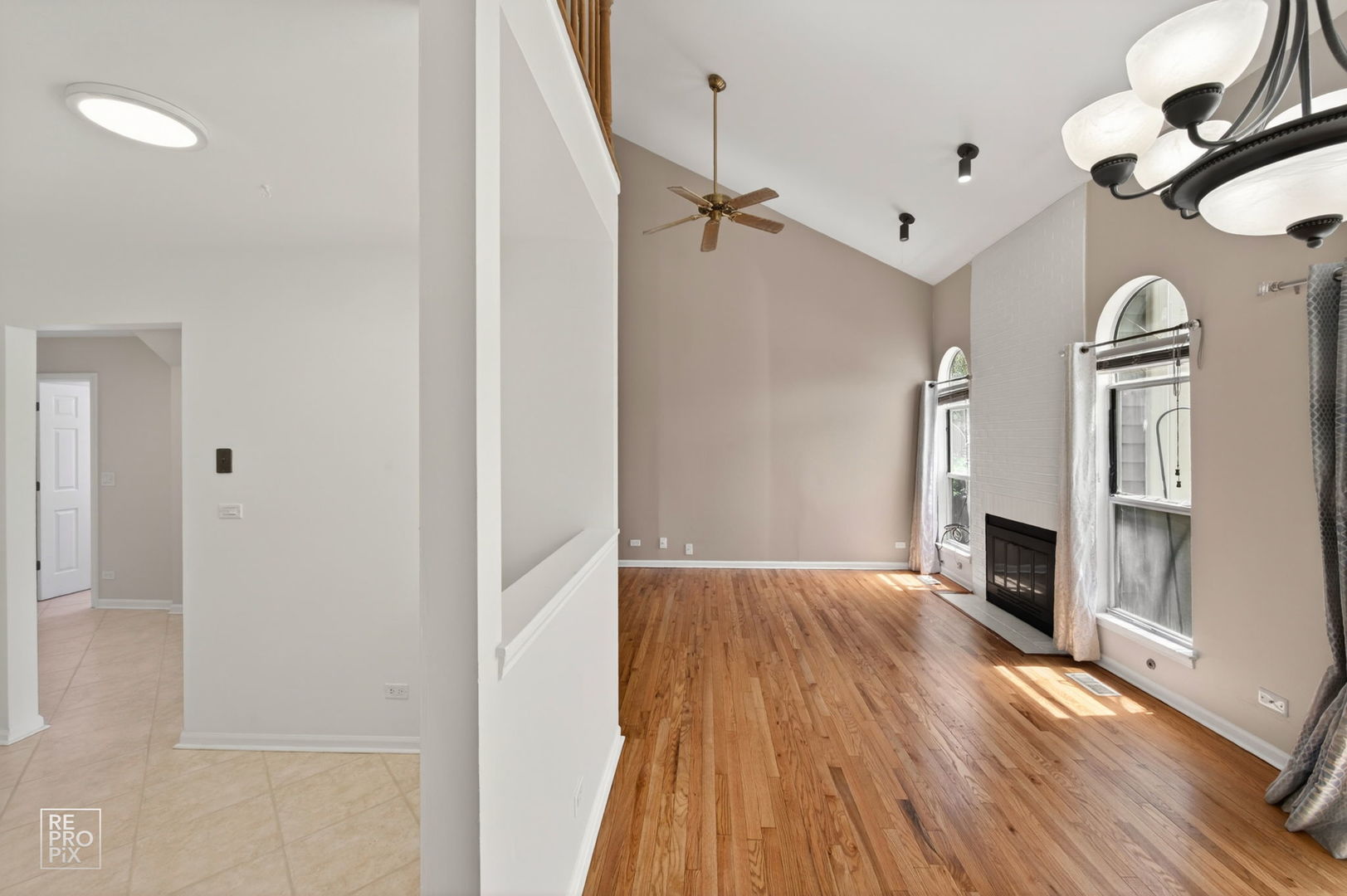 1008 Rockport Drive Carol Stream IL 60188