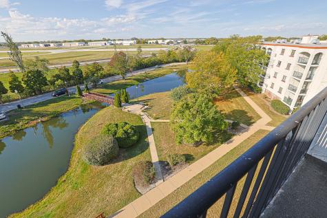 375 Plum Creek Drive Wheeling IL 60090
