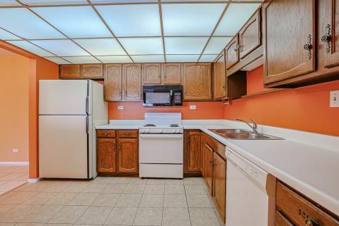 375 Plum Creek Drive Wheeling IL 60090