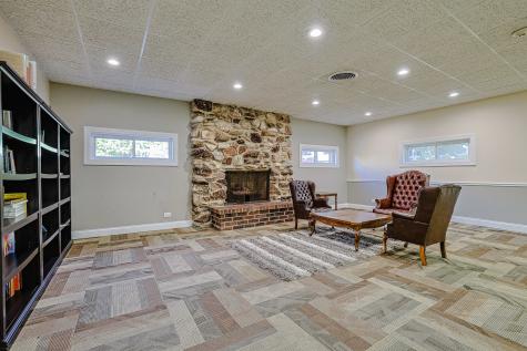 375 Plum Creek Drive Wheeling IL 60090