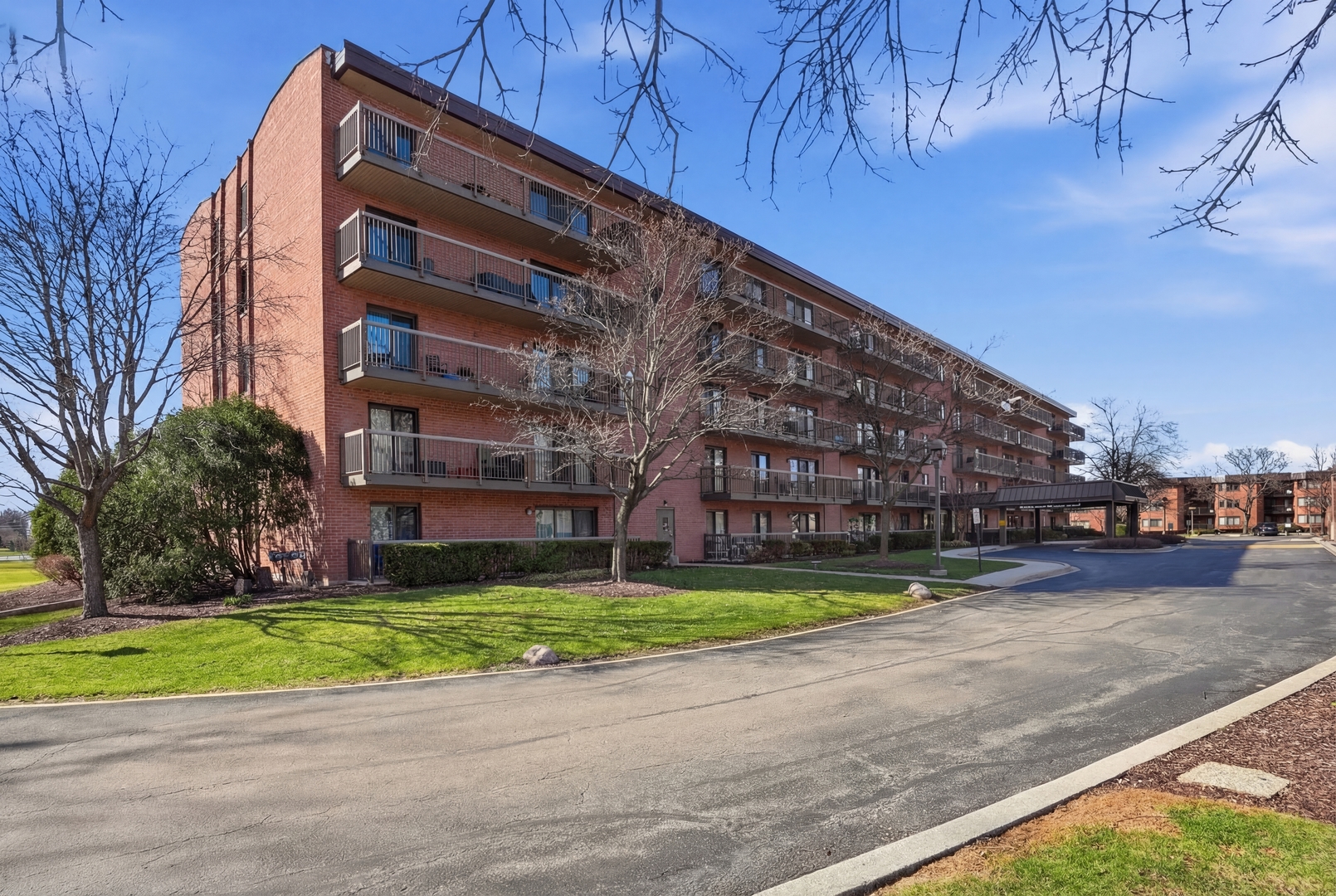6443 Clarendon Hills Road Willowbrook IL 60527