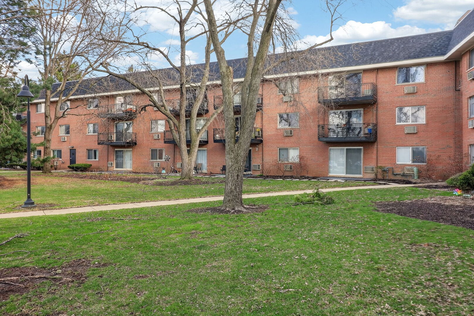 1188 Royal Glen Drive Glen Ellyn IL 60137