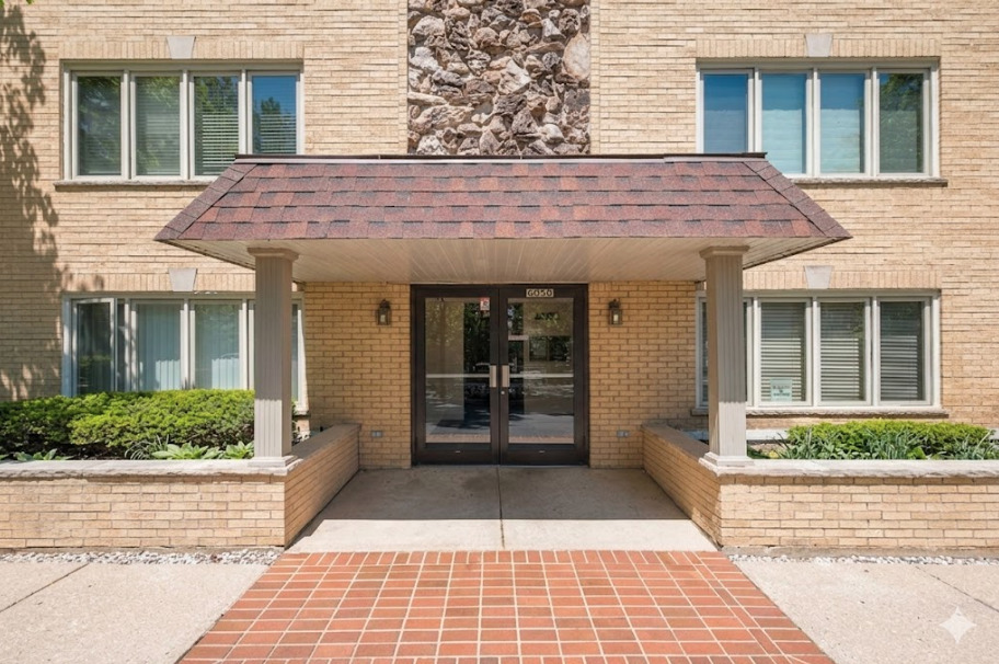 6050 West Eastwood Avenue Chicago IL 60630
