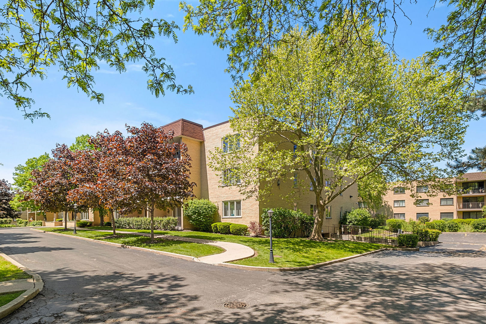 6050 West Eastwood Avenue Chicago IL 60630