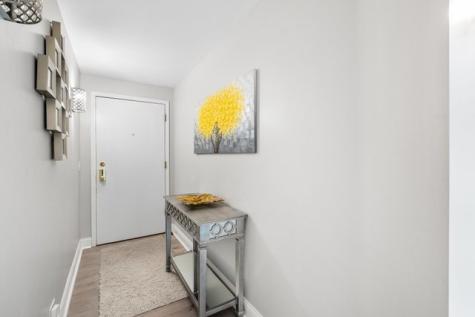 6050 West Eastwood Avenue Chicago IL 60630