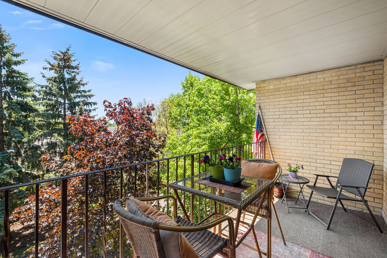 6050 West Eastwood Avenue Chicago IL 60630