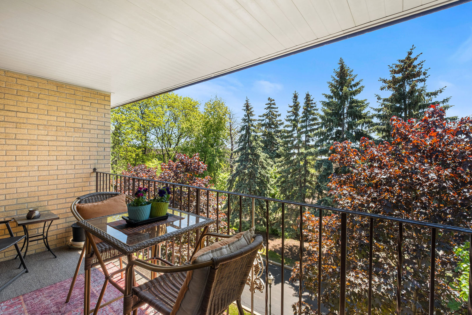 6050 West Eastwood Avenue Chicago IL 60630