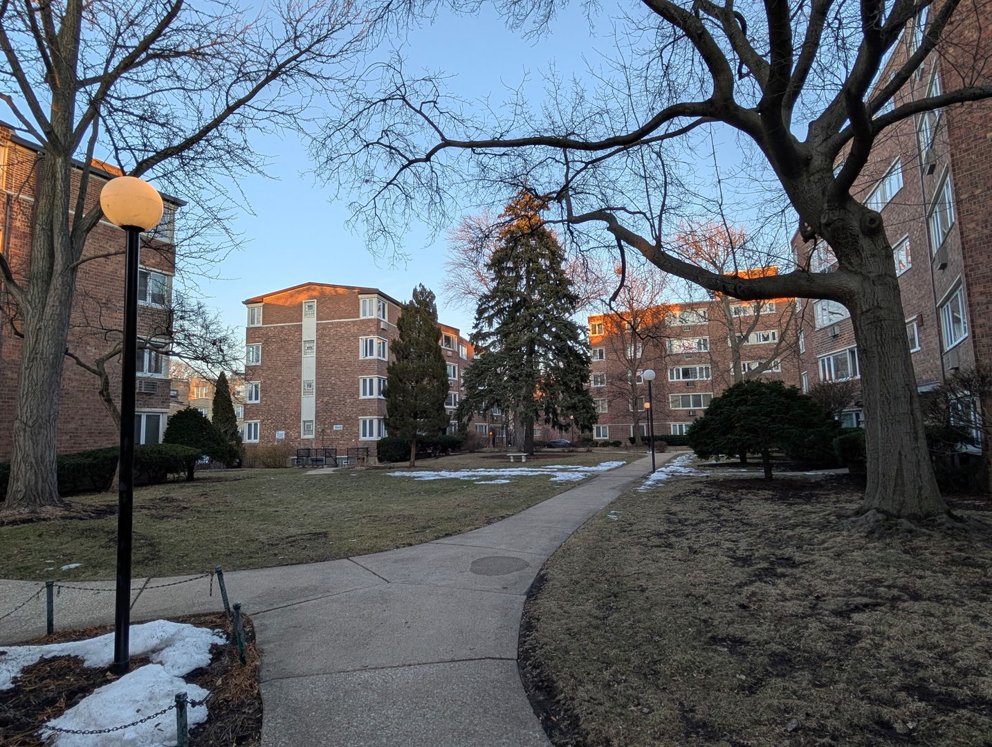 1960 West Hood Avenue Chicago IL 60660