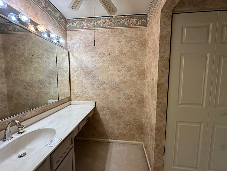19W244 Governors Trail Oak Brook IL 60523