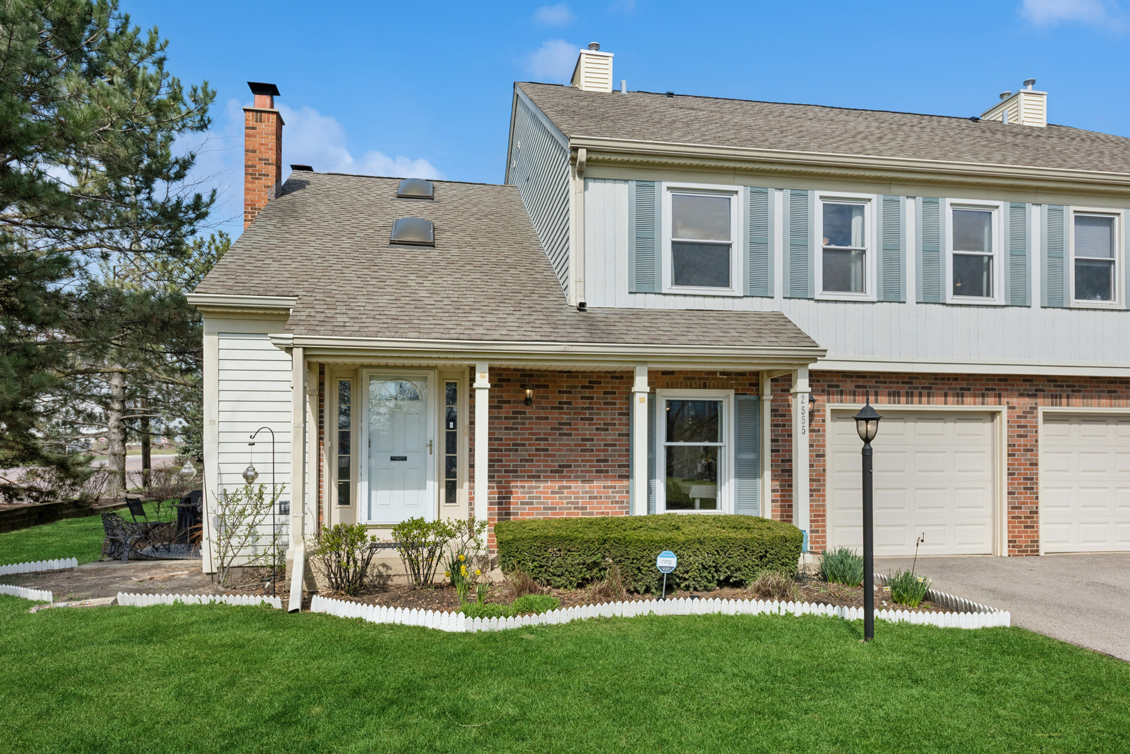 2555 College Hill Circle Schaumburg IL 60173