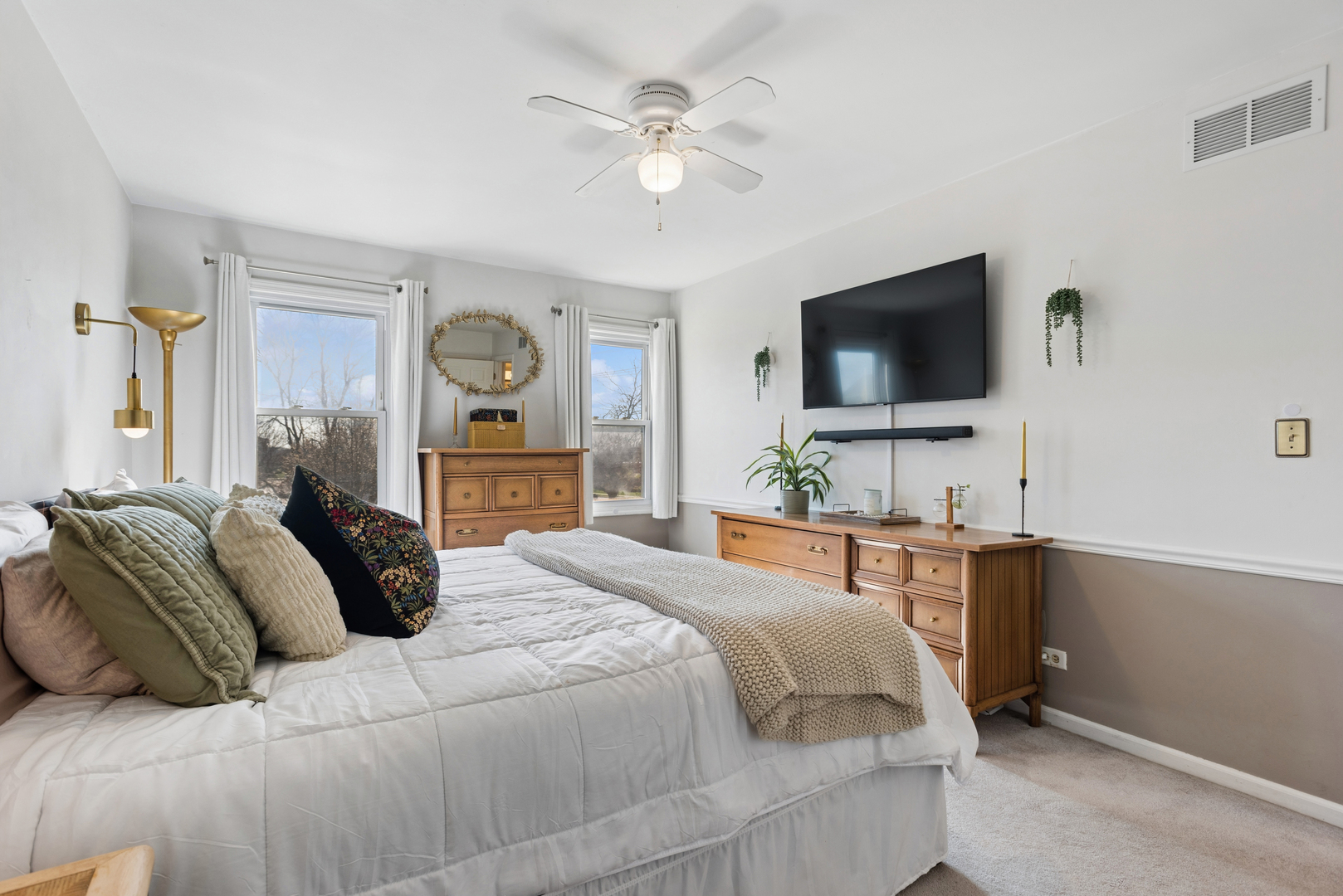 2555 College Hill Circle Schaumburg IL 60173