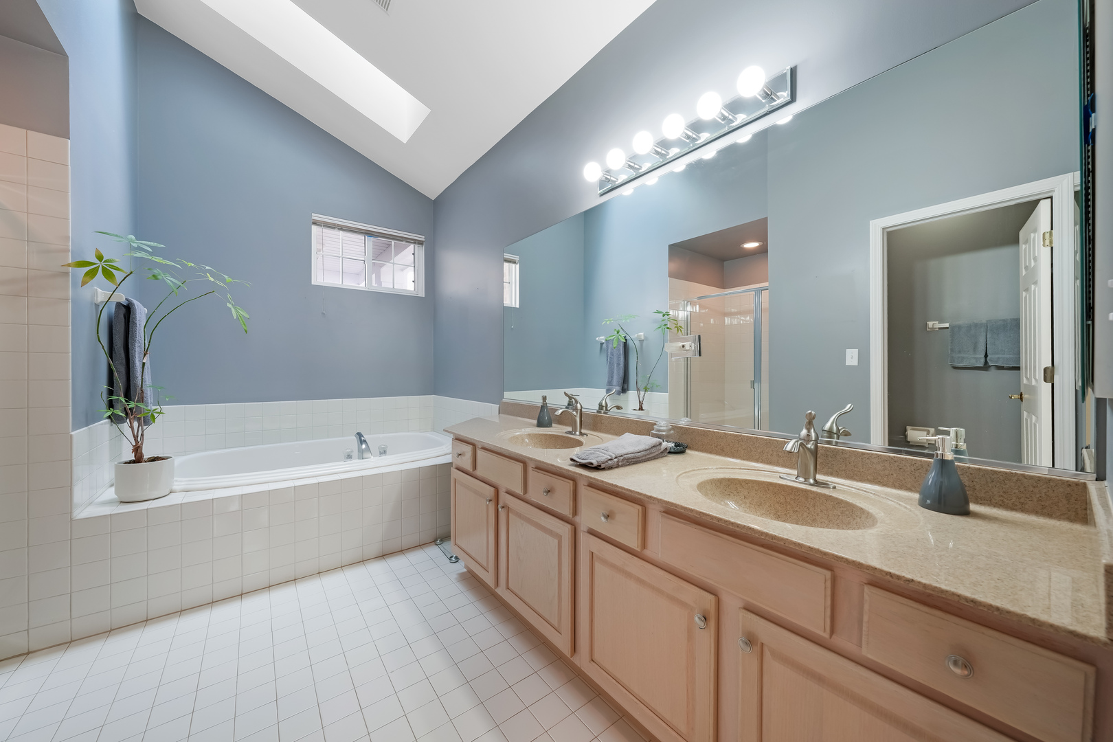 1713 Astor Avenue Oakbrook Terrace IL 60181