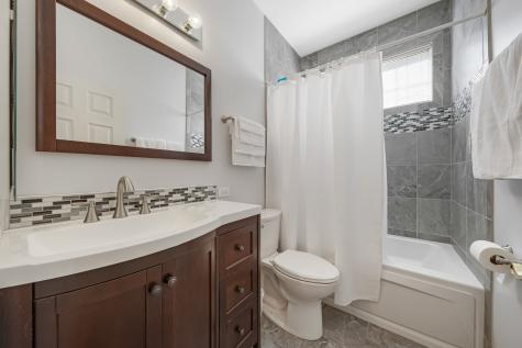 1713 Astor Avenue Oakbrook Terrace IL 60181