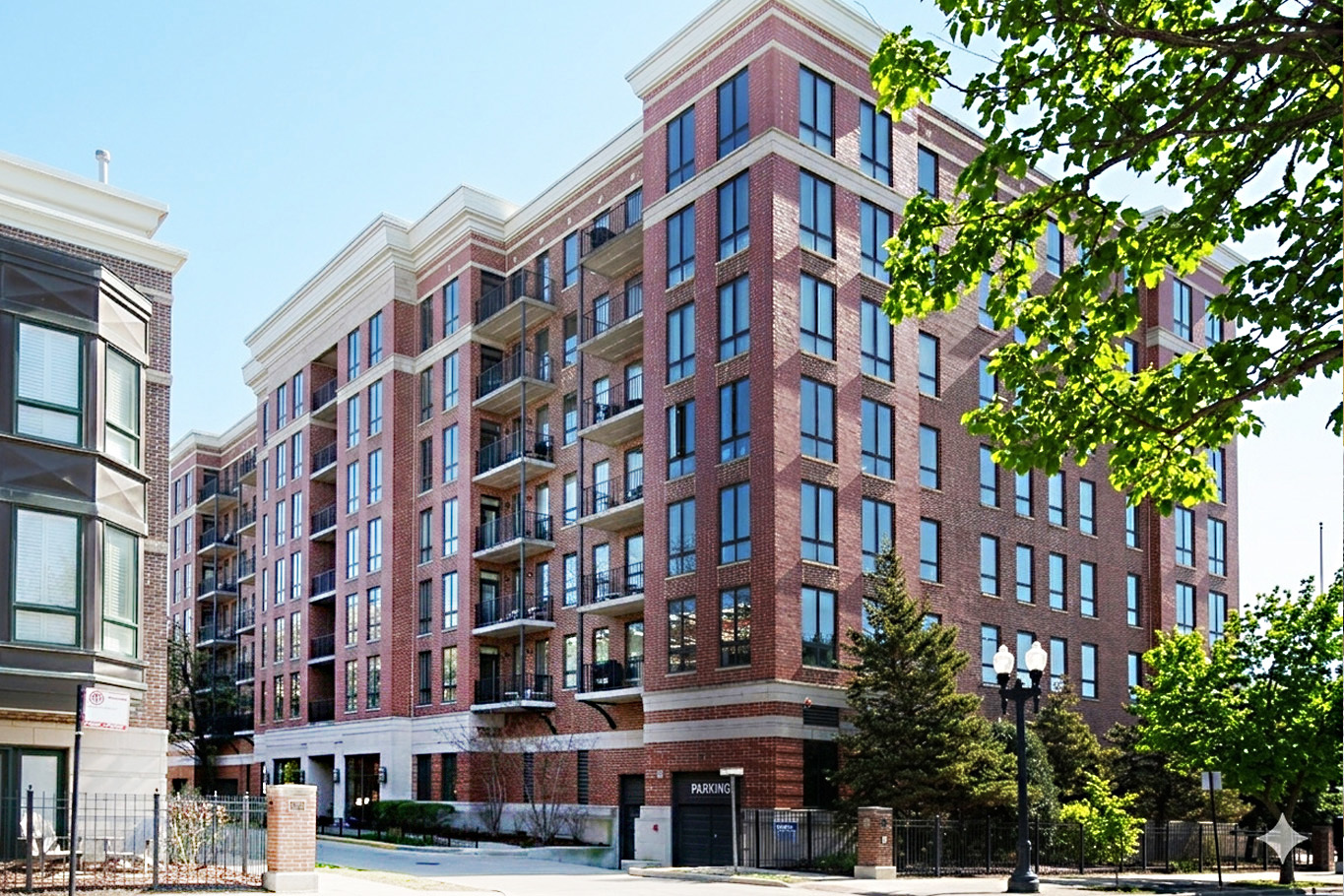 343 West Old Town Court Chicago IL 60610