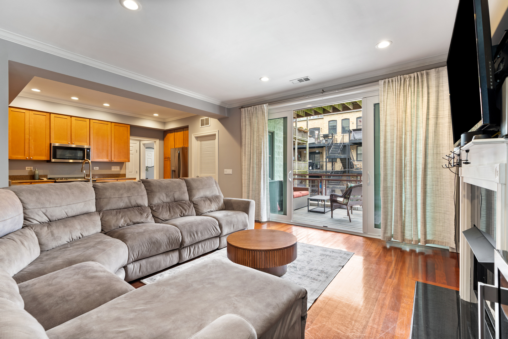 1056 West Lawrence Avenue Chicago IL 60640