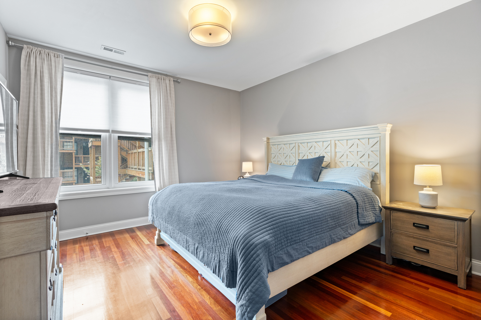 1056 West Lawrence Avenue Chicago IL 60640