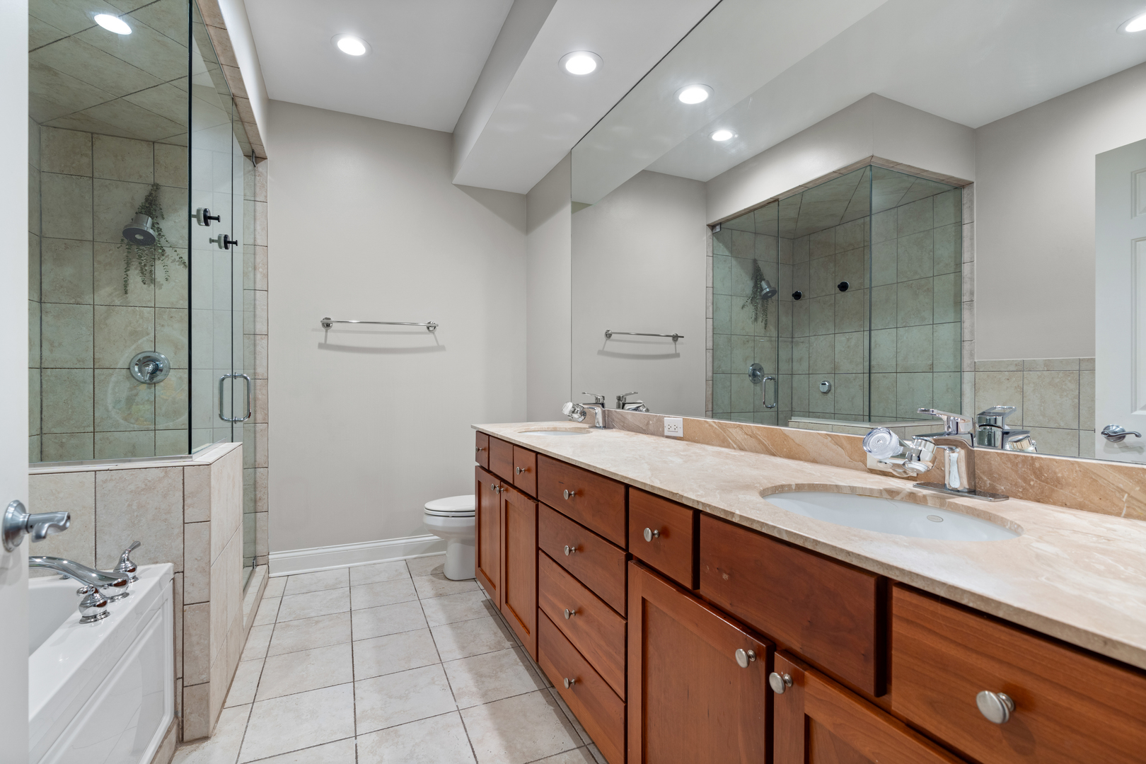 1056 West Lawrence Avenue Chicago IL 60640