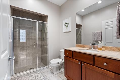 1056 West Lawrence Avenue Chicago IL 60640