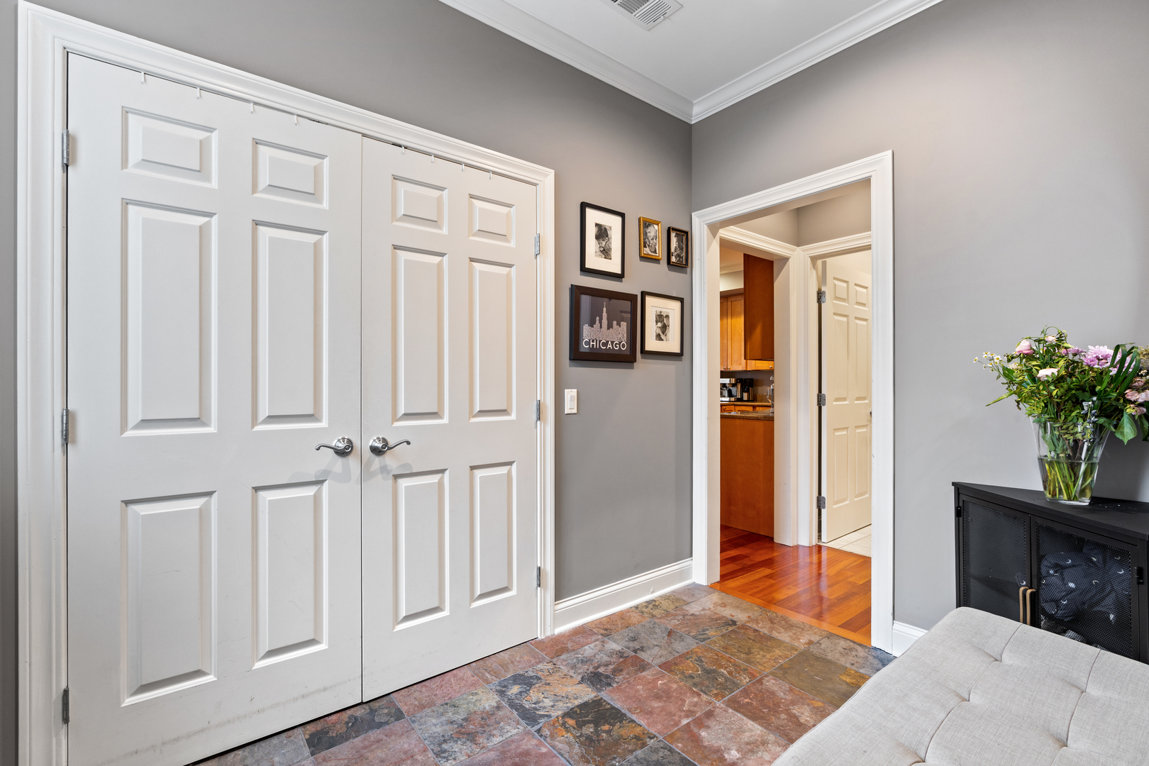 1056 West Lawrence Avenue Chicago IL 60640