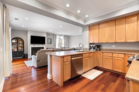 1056 West Lawrence Avenue Chicago IL 60640