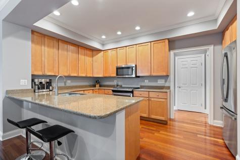 1056 West Lawrence Avenue Chicago IL 60640
