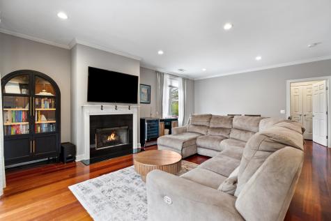 1056 West Lawrence Avenue Chicago IL 60640