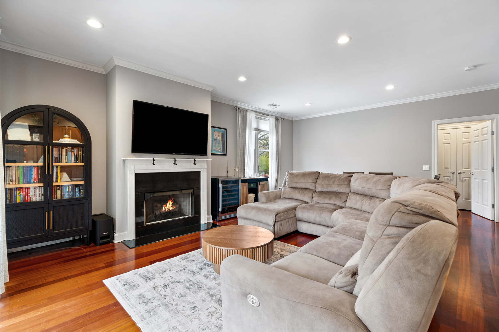 1056 West Lawrence Avenue Chicago IL 60640