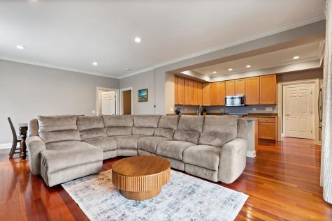 1056 West Lawrence Avenue Chicago IL 60640