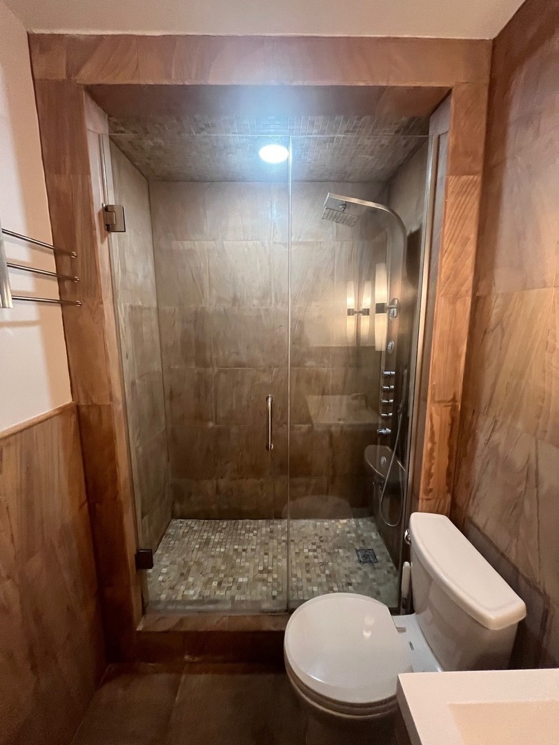 1660 North La Salle Drive Chicago IL 60614