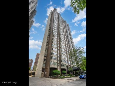 525 West Hawthorne Place Chicago IL 60657