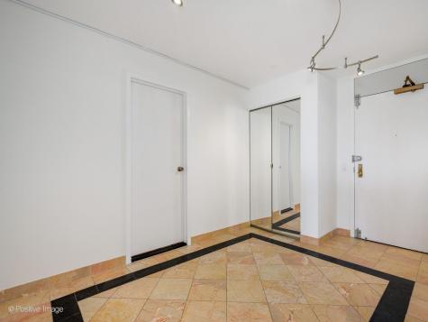 525 West Hawthorne Place Chicago IL 60657