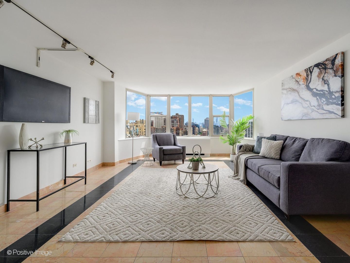 525 West Hawthorne Place Chicago IL 60657