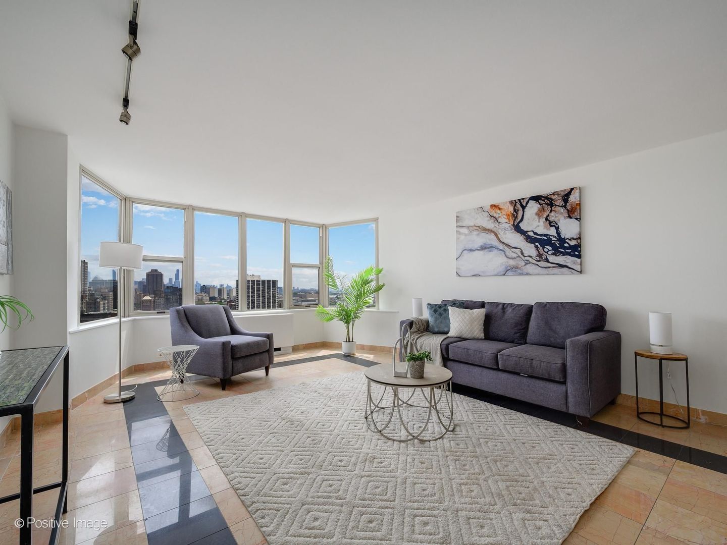 525 West Hawthorne Place Chicago IL 60657