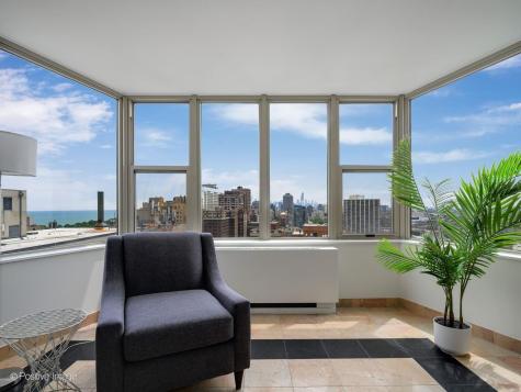 525 West Hawthorne Place Chicago IL 60657