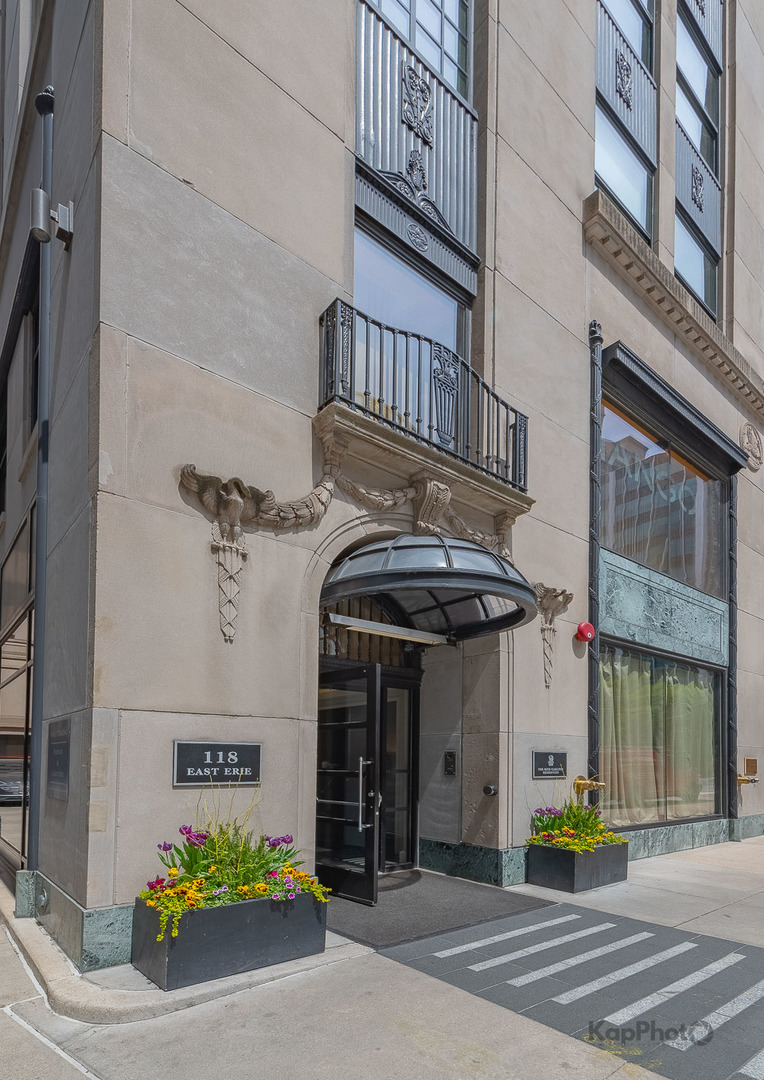 118 East Erie Street Chicago IL 60611